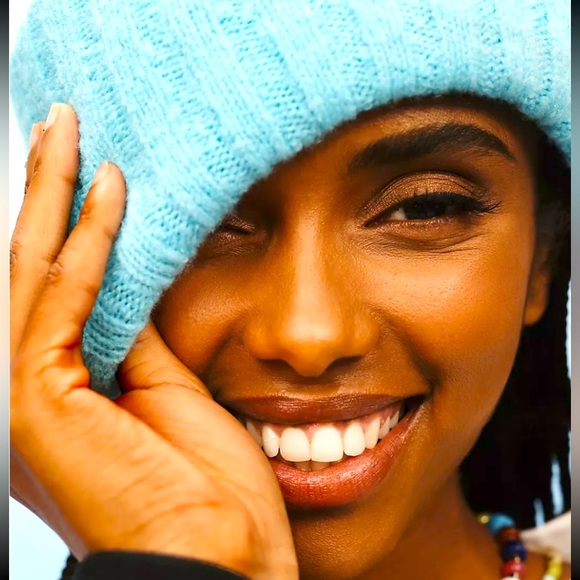 Anthropology Street style beanie. Light blue. - Picture 1 of 4